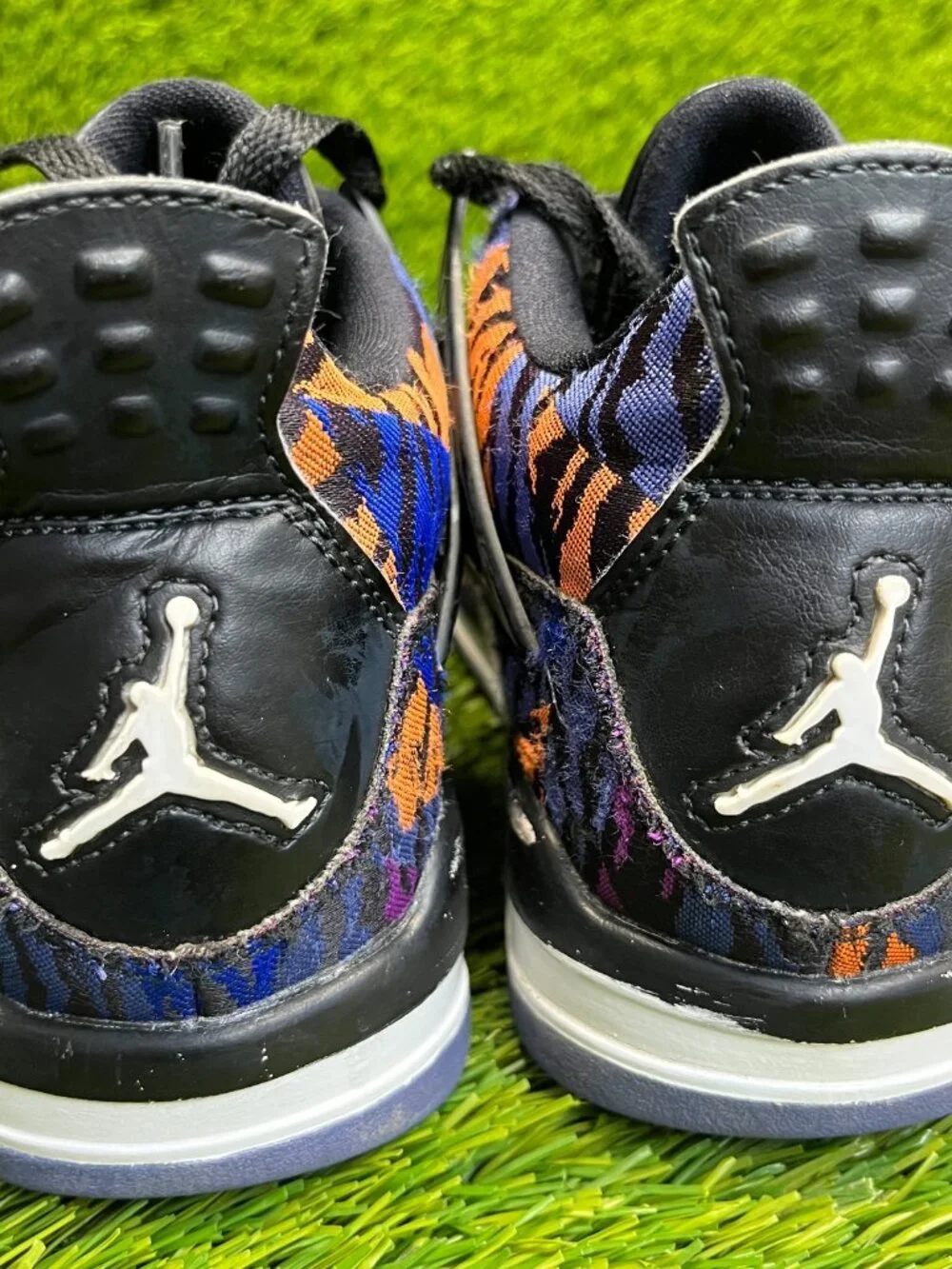Nike Air Jordan 4‎ Retro SE Boys Size 5.5Y Blue Black Athletic Shoes Sneakers